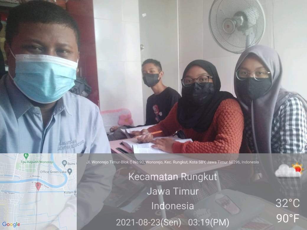 Foto Belajar Kelompok